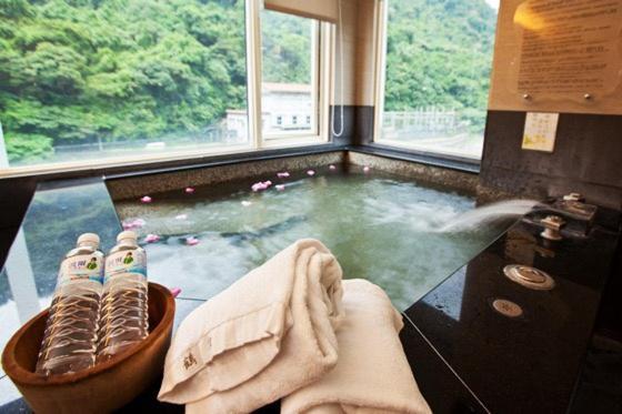 Hoya Hot Spring Inn Улай Экстерьер фото